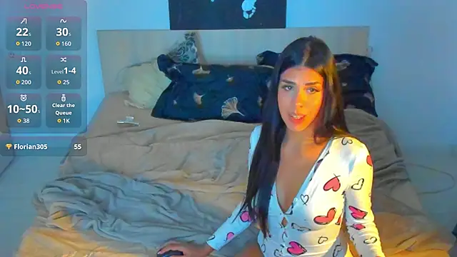 AylinHazellx online show from November 25, 8:20 pm