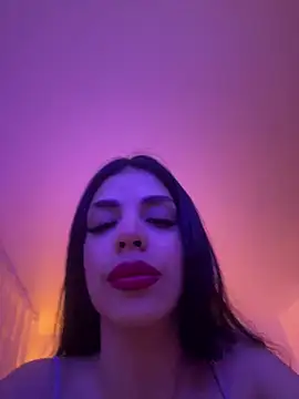 AylinHazellx online show from October 22, 7:19 pm