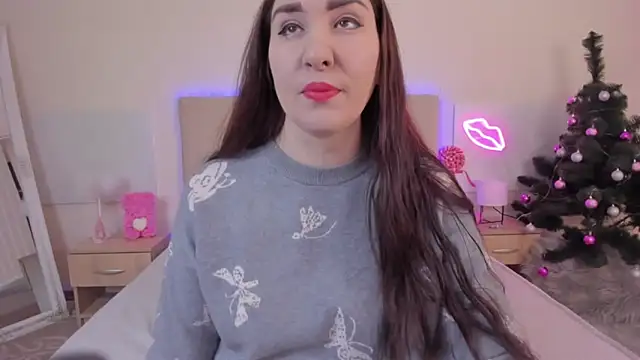 TrishaDarks online show from December 18, 6:29 am