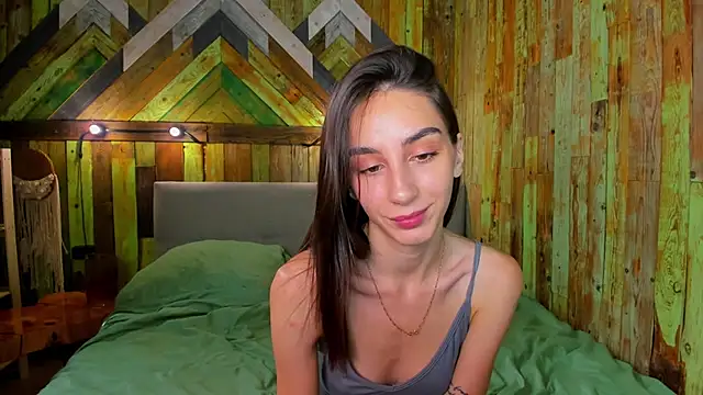 Elliizabeth online show from September 24, 6:45 am