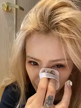 miumiu-66 online show from December 21, 1:48 pm