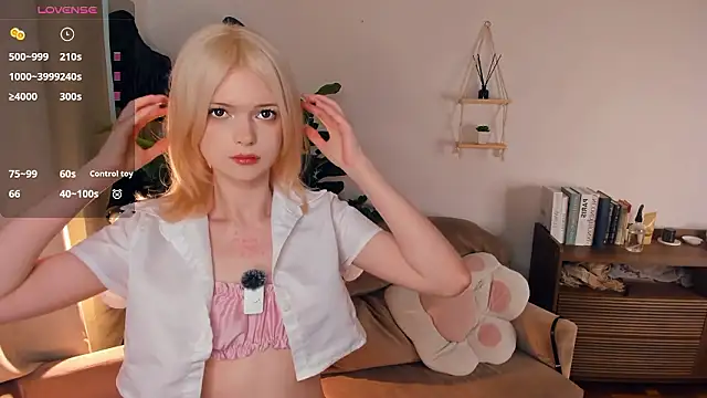 LaureMestler online show from March 26, 8:49 am