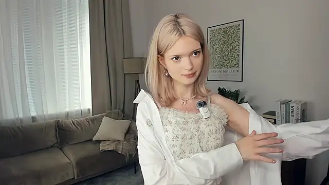 LaureMestler online show from October 1, 9:14 am