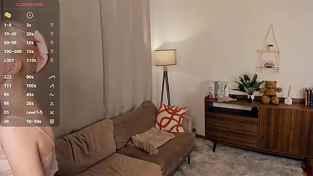 LaureMestler online show from March 7, 10:00 am