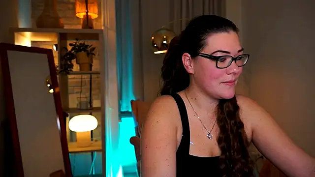 mrs fllowerr online show from December 21, 5:06 pm