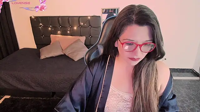 Hanna MA online show from November 14, 4:51 pm