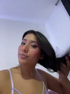 IsabellaJoness  online show from March 19, 8:35 pm