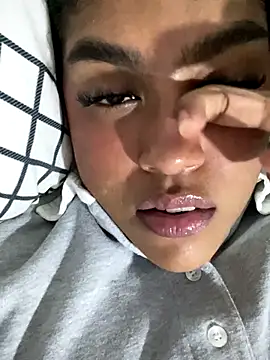 miiabrown18 online show from October 12, 4:59 am