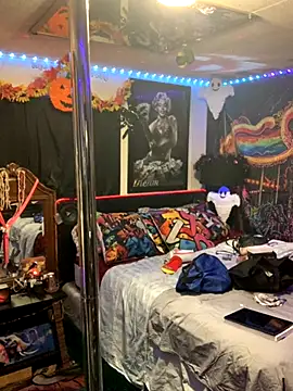 blondebarbiebae online show from November 1, 7:45 am