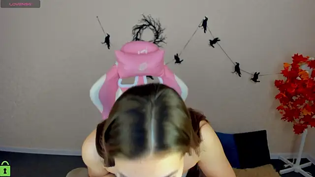 Al1ice Moures online show from November 7, 1:44 am