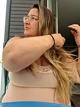 HornyBella88 online show from October 2, 10:42 am