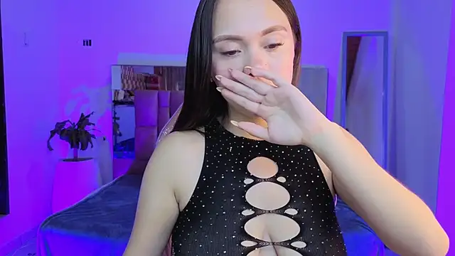 samycollens online show from December 4, 8:09 pm