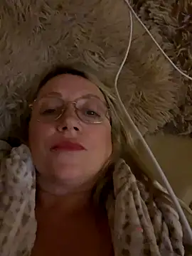 Littleangeleyes online show from October 24, 11:45 pm