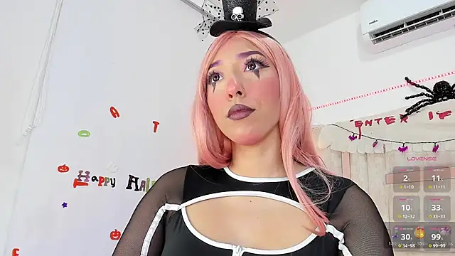 emily  walker online show from October 31, 9:52 pm