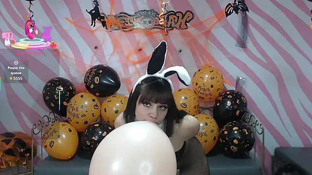 saabrina  online show from October 31, 1:59 pm