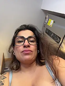 liz and thiago online show from January 10, 2:55 pm