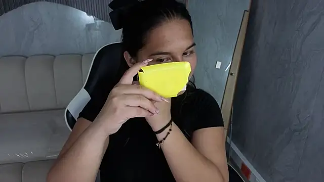 Saraah Tx online show from November 27, 2:58 am