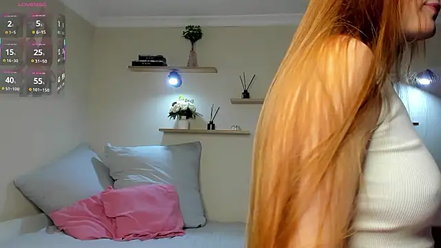 Red FoxGirl online show from March 18, 4:01 pm