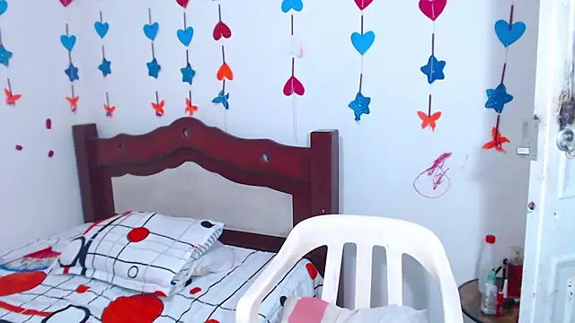 lorenacapelli online show from March 26, 12:40 pm