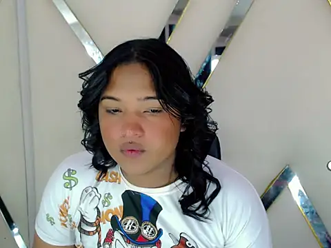 AuroraRoss online show from November 1, 7:40 pm