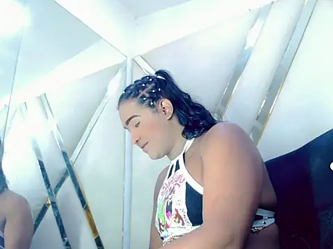 AuroraRoss online show from October 14, 7:27 pm