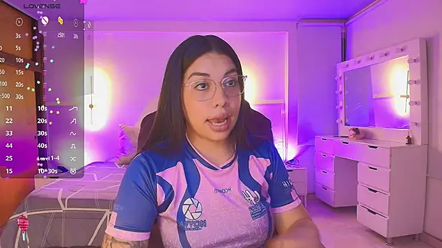 kloe28 online show from February 4, 6:49 am