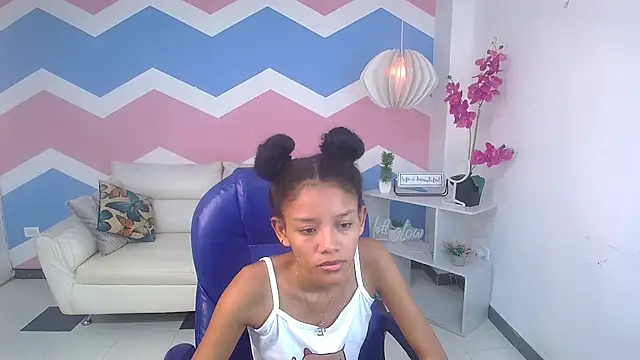 adisson petite1 online show from October 7, 12:31 pm