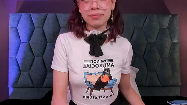 sophie blaake online show from March 28, 8:36 am