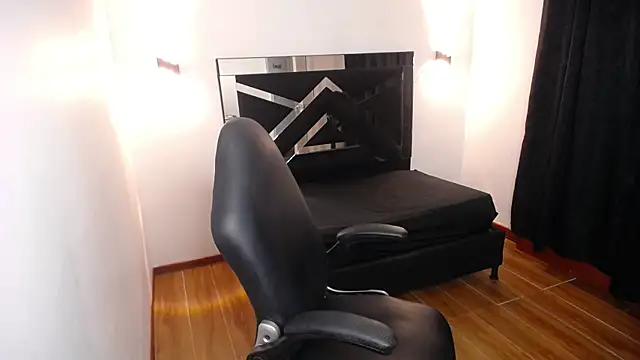 MarianaRojas  online show from December 23, 6:39 am