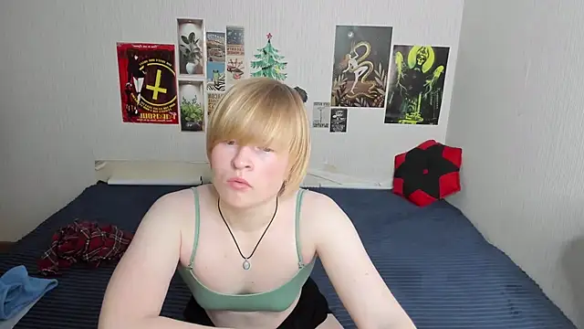 Cattie w  online show from March 28, 1:16 am