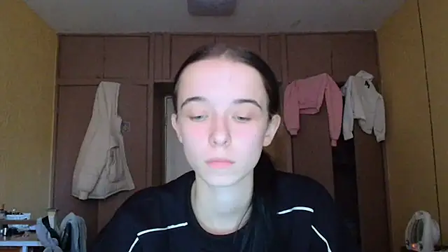 Emilia Light online show from October 30, 7:33 am