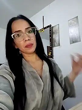 YaraDuartee online show from October 19, 3:19 am