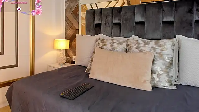 NaylaGrey online show from October 22, 11:48 am