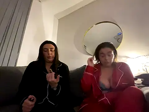 Playfulvixen25 online show from November 25, 3:31 am