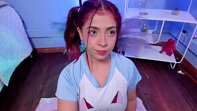 KathiaSaenz  online show from November 12, 4:10 am