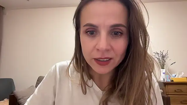 AnnieLove7722 online show from October 8, 9:41 pm