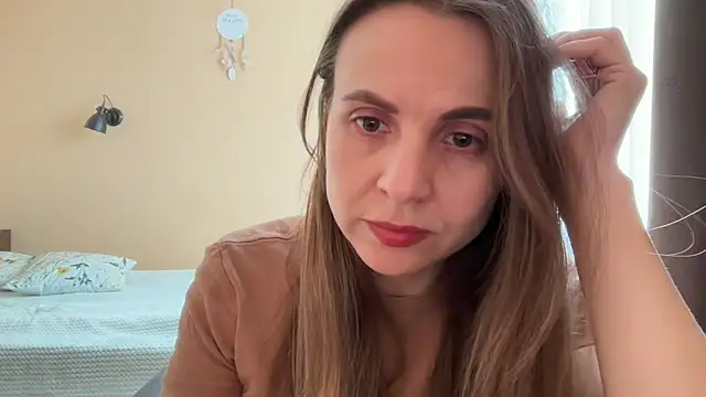 AnnieLove7722 online show from May 7, 8:40 am