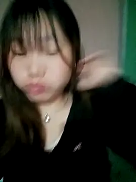 min-xinh online show from March 8, 6:06 am