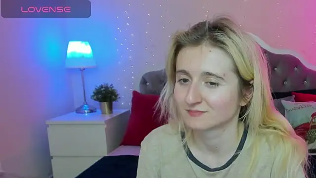 CamillaDreamer online show from December 1, 7:38 pm