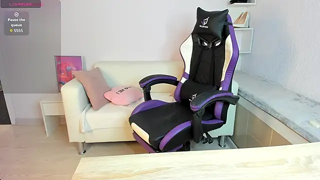 Ella starrr   online show from October 9, 1:32 am