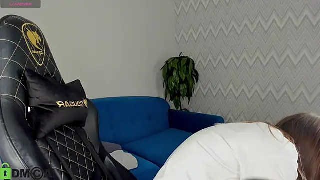 KarinaBroks online show from November 4, 8:25 pm