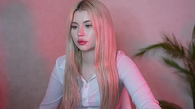 AshleyNikoo online show from October 18, 4:10 pm