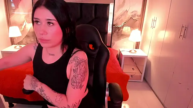 SusanVilla online show from January 6, 7:50 pm