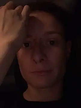 GoldenPussy1329 online show from November 4, 9:42 pm