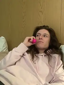 GoldenPussy1329 online show from February 13, 9:27 pm