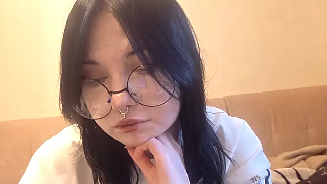 Beeping Creature online show from April 2, 1:41 pm