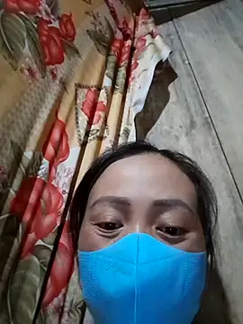 Tuyet xx online show from October 8, 6:45 pm