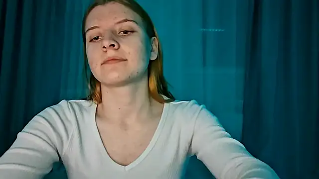 LynteriLain online show from November 11, 7:22 pm