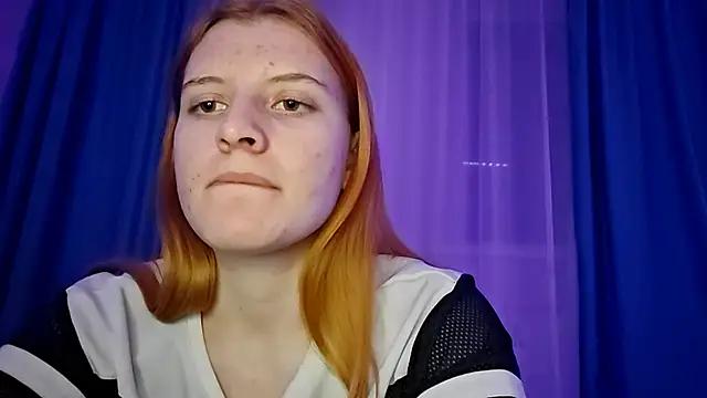 LynteriLain online show from November 8, 7:19 pm