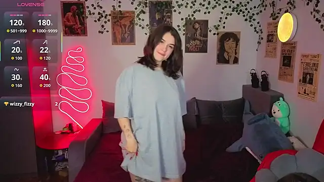 kira kick online show from November 14, 5:02 pm